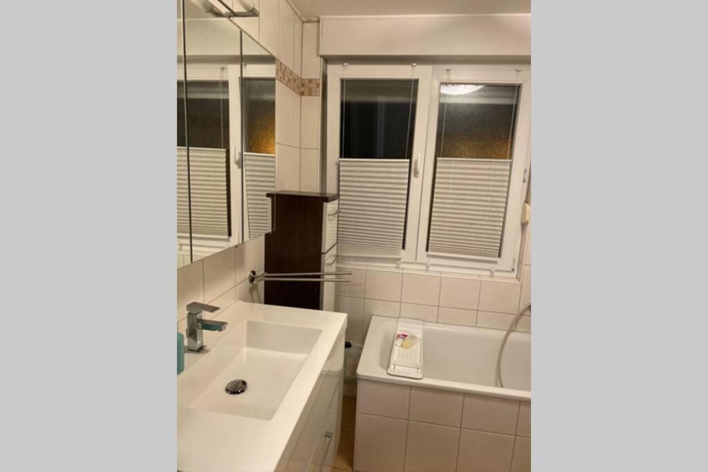 Ruhiges Zimmer Im Gasthaus Essen Buitenkant foto